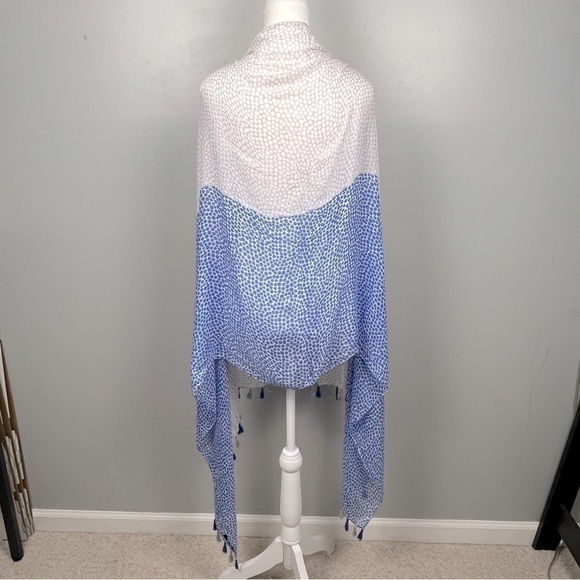 Banana Republic Factory blue gray print tassel trimmed sheer scarf, 33”x80”. - Picture 2 of 7